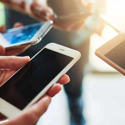 Ungaria interzice utilizarea telefoanelor mobile în școli începând cu 1 septembrie