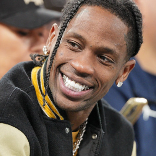 Travis Scott a fost eliberat fără acuzații după 36 de ore de detenție în Paris