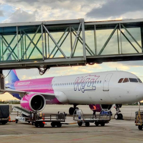 Cursa Wizz Air Iași-Bologna, reluată după o coliziune cu o pasăre