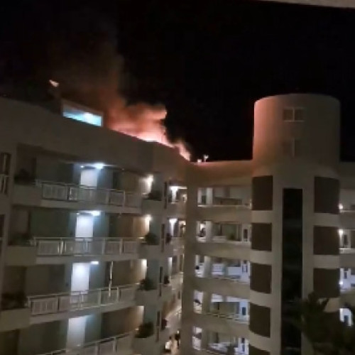 Elicopter prăbușit pe acoperișul unui hotel din Cairns, Australia