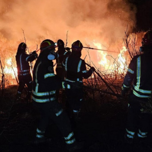 Acțiunile pompierilor români împotriva incendiilor din Grecia continuă