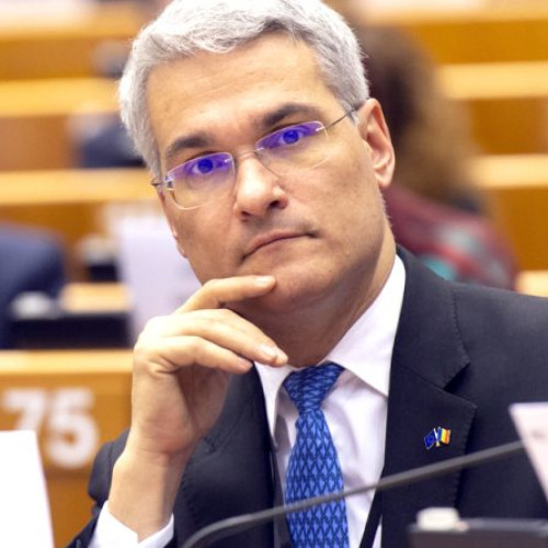 REPER cere PNL să părăsească guvernarea pentru a forma o alianță cu partidele de dreapta