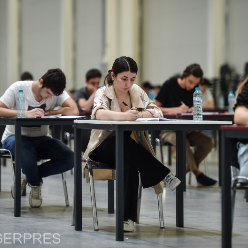 Examenele scrise la bacalaureat încep pe 19 august