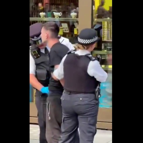 Cetățean român reținut după atacul din Leicester Square, Londra