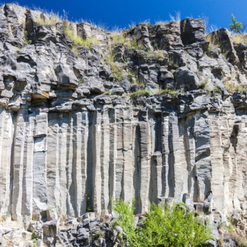 Festivalul "Ziua Pietrei" va celebra vulcanul Racosului