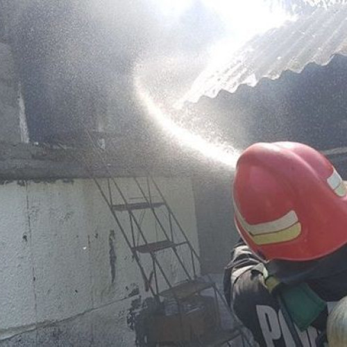 Incendiu devastator în localitatea Petricani