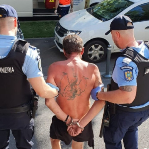 Jandarmii imobilizează un bărbat care amenința trecătorii cu o șurubelniță în București