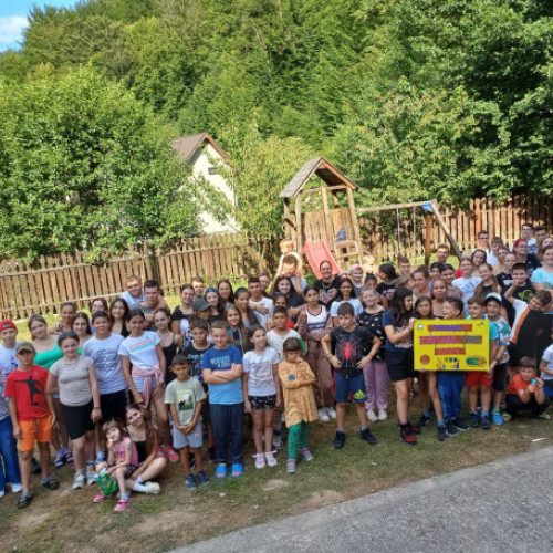 Tabăra "Prietenii Naturii" a adunat 85 de copii și tineri pentru o experiență educațională