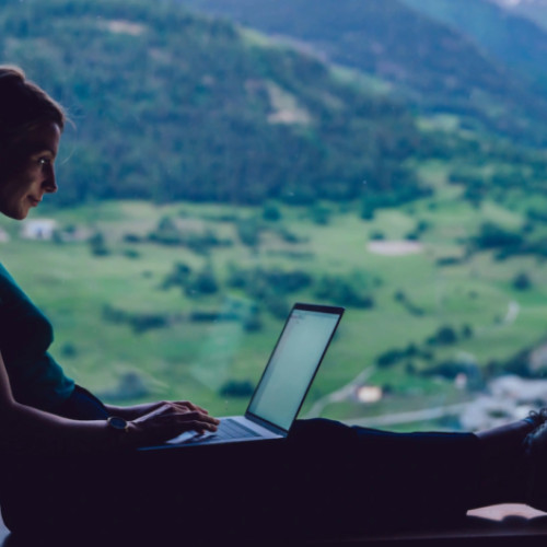 Peste 93% dintre localitățile din România au acces la internet de mare viteză