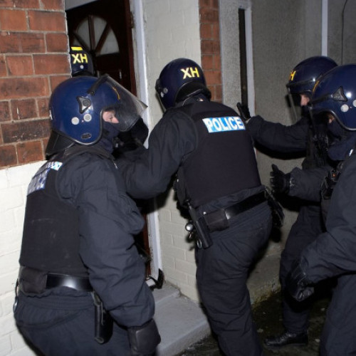 Două femei din Marea Britanie traumatizate după o percheziție greșită a poliției