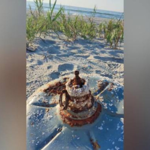 Intervenție a Forțelor Navale Române după descoperirea unei mine pe malul mării