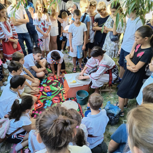 Activități pentru copii la Centrul de zi al Asociației Filantropice "Sfântul Antonie cel Mare" din Galați