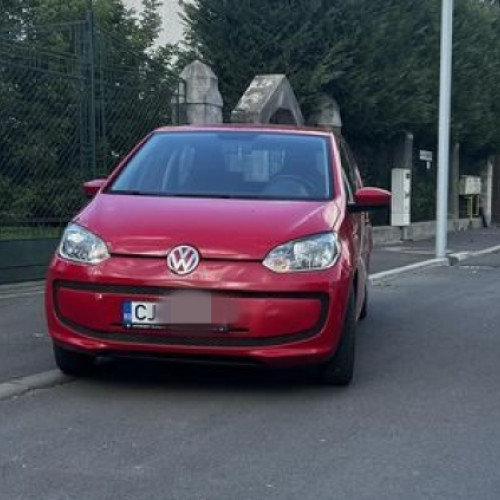 Clujean enervat atât pietonii, cât și ceilalți șoferi cu o parcare neobișnuită