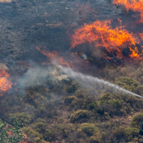 Incendii în Atena: Situația se stabilizează, dar autoritățile rămân în alertă