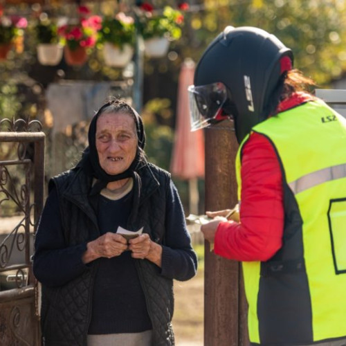 Încep distribuirea deciziilor la domiciliul beneficiarilor de pensii