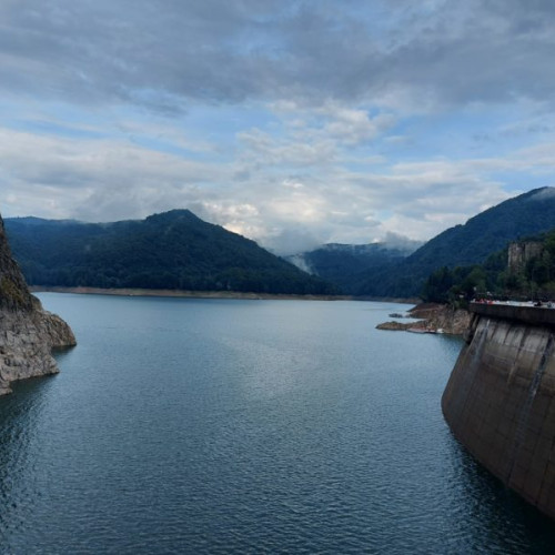 Rezervele de apă din lacurile de acumulare ating aproape 80%