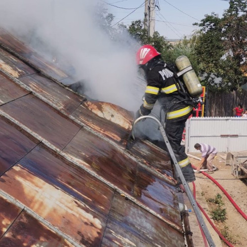 Incendii în Vrancea, pompierii intervin chiar și de sărbătoare