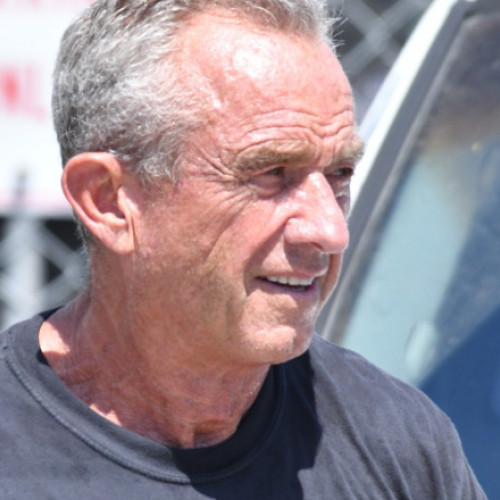 Robert F. Kennedy Jr. propune o întâlnire cu Kamala Harris pentru discuții politice