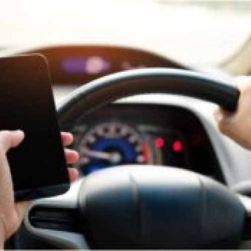 Tinerii ar putea avea restricții la conducerea autovehiculelor puternice