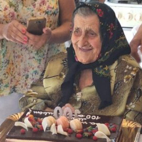 O femeie din Botoșani împlinește 100 de ani