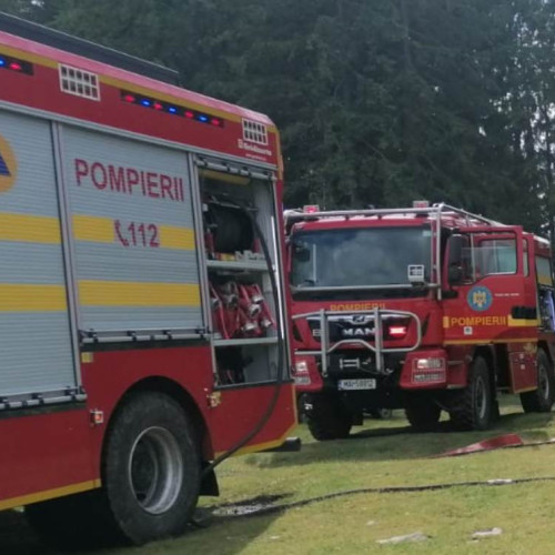 Incendiu de vegetație în zona Posaga-Ocolis, intervenție a pompierilor din Câmpeni