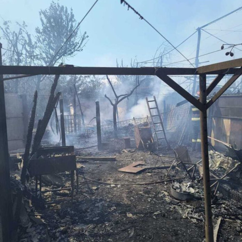 Incendiu de mari proporții în județul Galați: Pompierii intervin