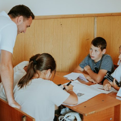 Guvernul adoptă măsuri pentru sprijinul personalului didactic și administrativ