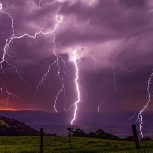 Avertizări meteorologice pentru vreme instabilă și caniculă