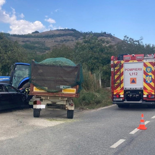 Accident rutier în Miraslau între un tractor și un autoturism