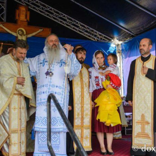 Distincții acordate de Mitropolia Moldovei la sfințirea bisericii din Mandrești, Botoșani