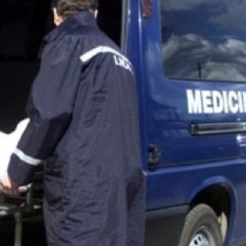 Adolescențel găsit mort în curtea casei, părinți în stare de ebrietate