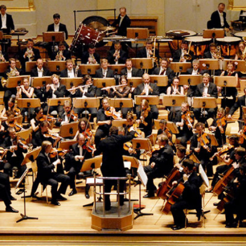 Un concert inedit în Dresda: Un robot dirijor pentru aniversarea Orchestrei Simfonice