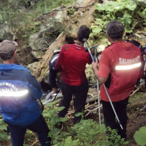 76 de turiști evacuați din zona Vârfului Moldoveanu