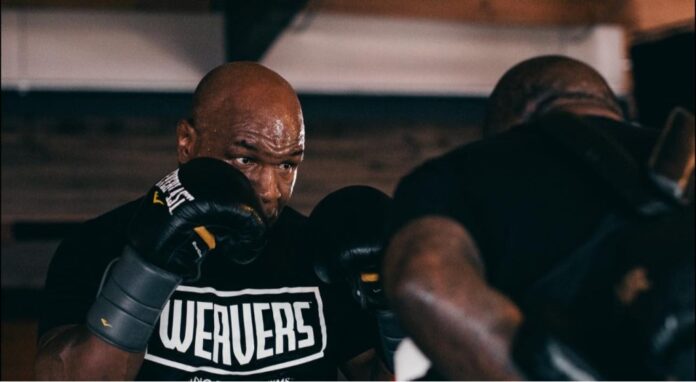 Mike Tyson se pregătește pentru meciul cu Jake Paul pe 15 noiembrie