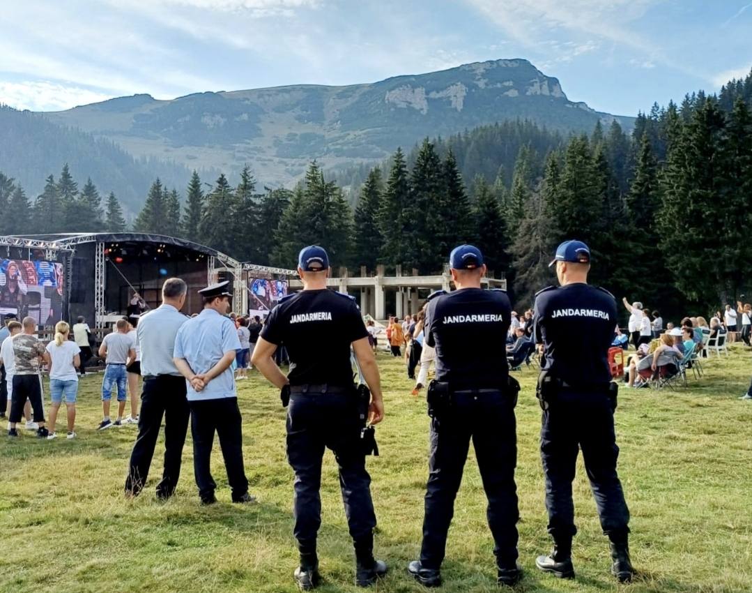 Jandarmii din Dâmbovița au asigurat siguranța în minivacanța de Sfânta Maria