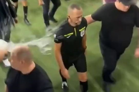 Incidente violente la meciul FCSB - Poli Iași