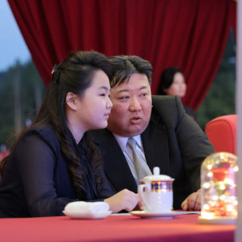 Coreea de Nord interzice tinerelor tunsoarea „cocos” și anumite haine