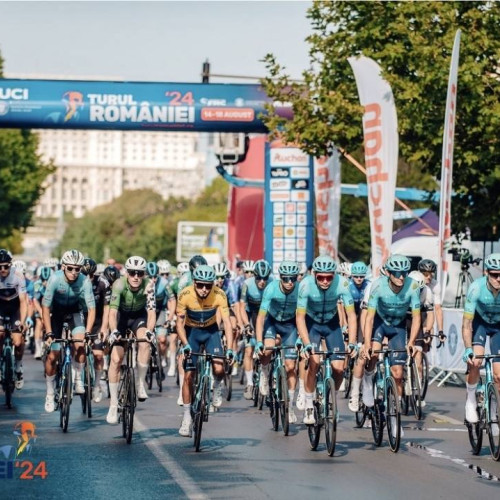 Etapa a 5-a din Turul României a oferit un spectacol pe Bulevardul Unirii