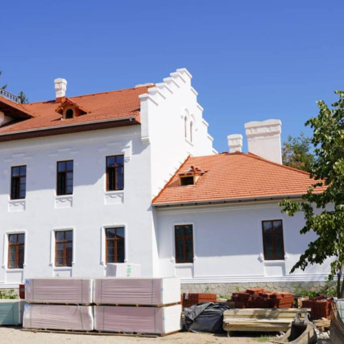 Fosta Scoala de Cavalerie din Targoviste se reinventeaza prin lucrari de restaurare