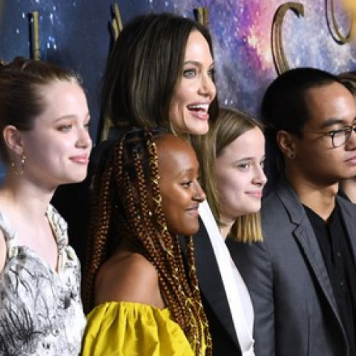 Schimbare de nume pentru fiica Angelinei Jolie și a lui Brad Pitt