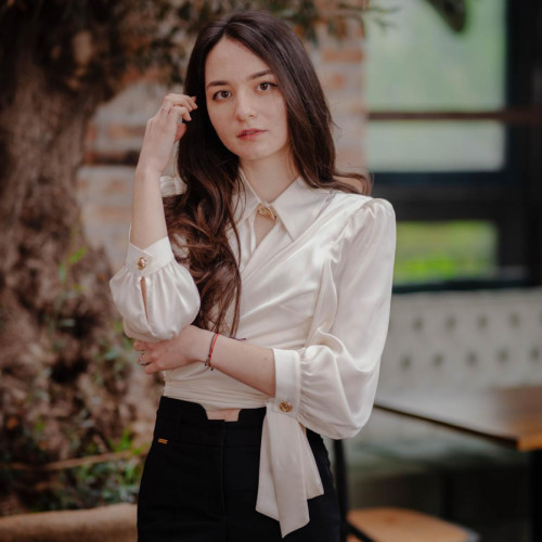 Mara Zaharia, elevă de succes de la CNVA Galați, va fi studentă la Universitatea Cambridge