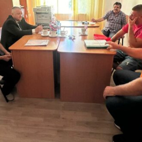 Vizita prefectului Daniel Onofrei în comuna Gherghești pentru rezolvarea problemelor locale