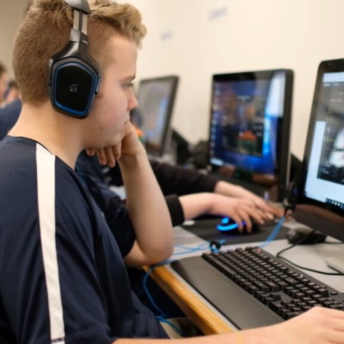 Vânzările de console de jocuri, în scădere: Industria jocurilor video atinge 187,7 miliarde de dolari