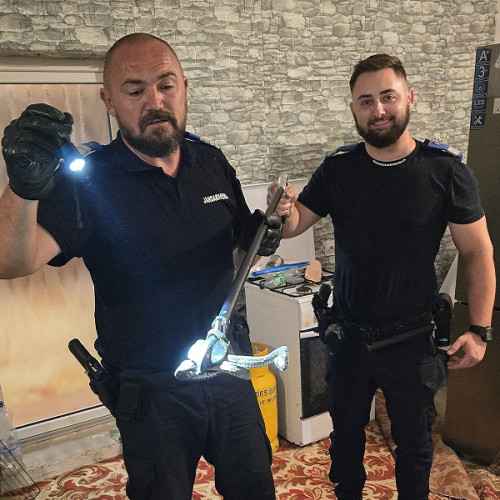 Sarpe de doi metri descoperit în bucătăria unei case din Piscolt, Satu Mare