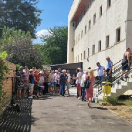 Botoșănenii se înghesuie pentru invitații la Festivalul Instituțiilor de Cultură