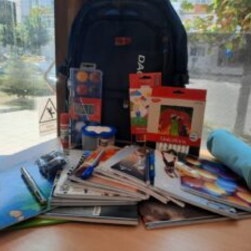 Parohia Pacea din Botoșani strânge ghiozdane pentru copiii nevoiași