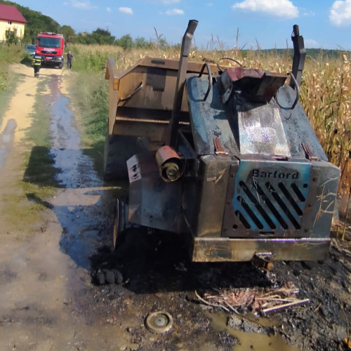 Incendiu la un utilaj pe drumul din localitatea Buda