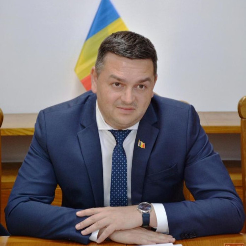 Prefectul Sorin Cornila din Botoșani amenință presa cu acțiuni legale