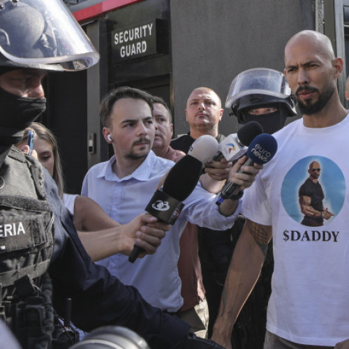 Percheziții DIICOT la casa fraților Tate din Voluntari