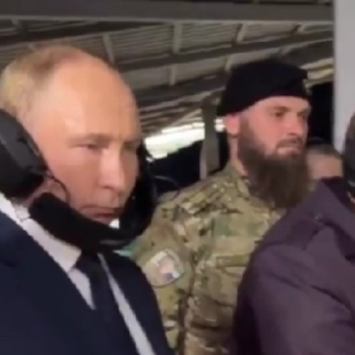 Vladimir Putin vizitează trupele cecene pregătite pentru luptă în Ucraina
